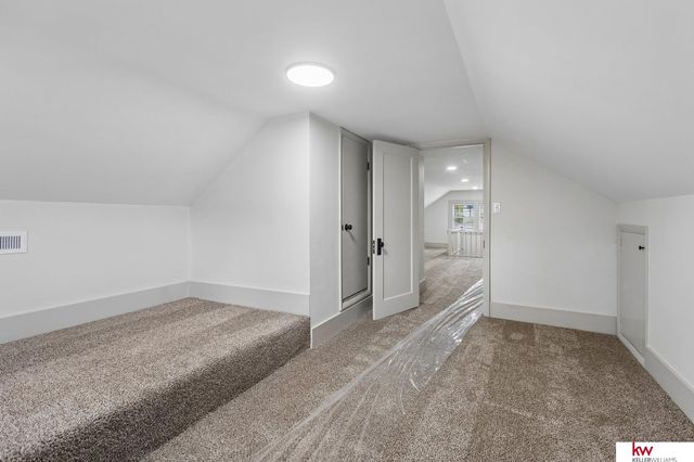 2859 Newport Avenue, Omaha, NE 68112