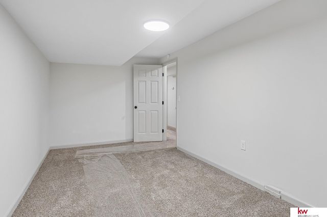 2859 Newport Avenue, Omaha, NE 68112