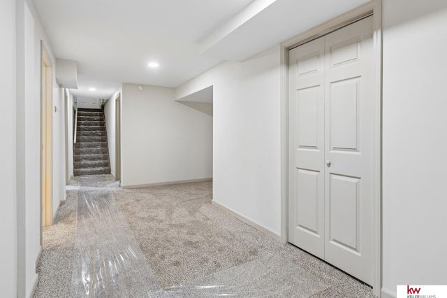 2859 Newport Avenue, Omaha, NE 68112