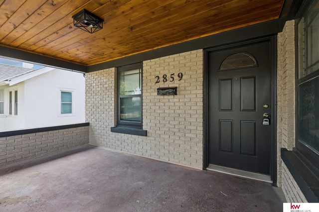 2859 Newport Avenue, Omaha, NE 68112