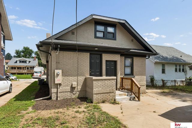 2859 Newport Avenue, Omaha, NE 68112