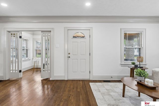 2859 Newport Avenue, Omaha, NE 68112