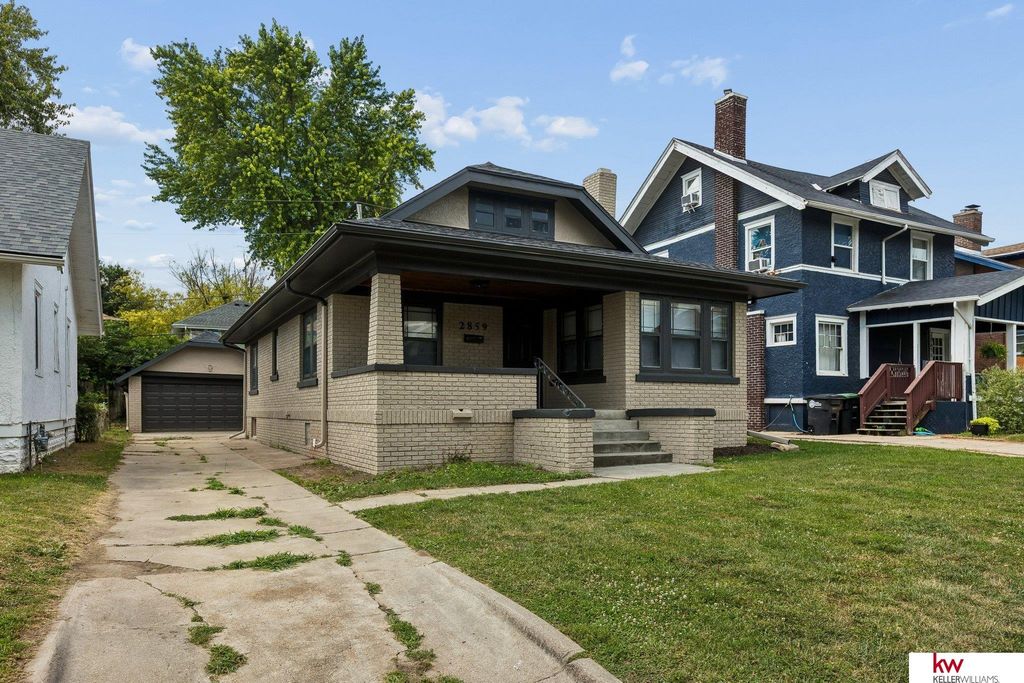2859 Newport Avenue, Omaha, NE 68112