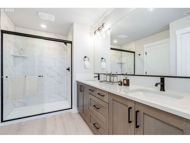 1330 E Canto St, Newberg, OR 97132