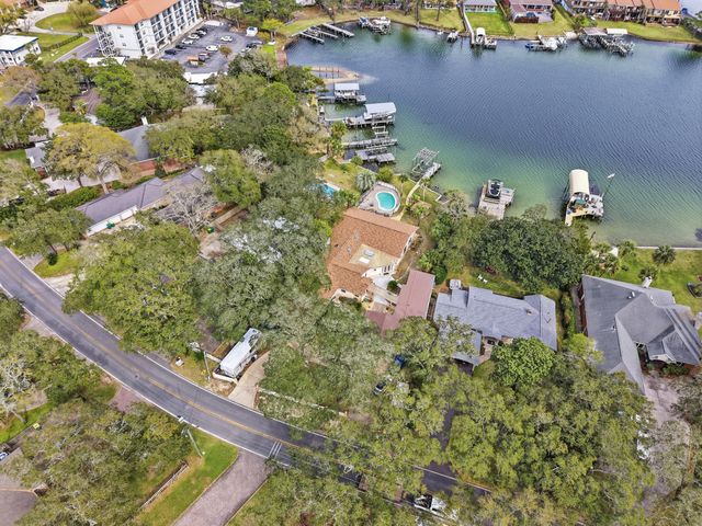 144 Monahan Drive, Fort Walton Beach, FL 32547