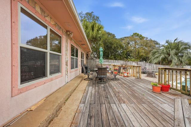 144 Monahan Drive, Fort Walton Beach, FL 32547