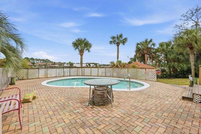 144 Monahan Drive, Fort Walton Beach, FL 32547