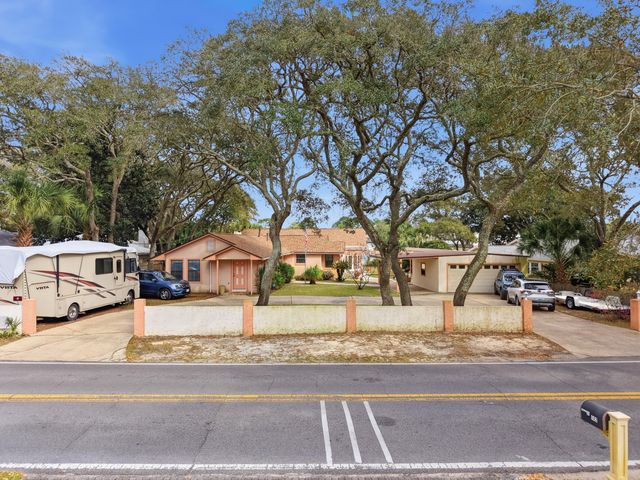 144 Monahan Drive, Fort Walton Beach, FL 32547