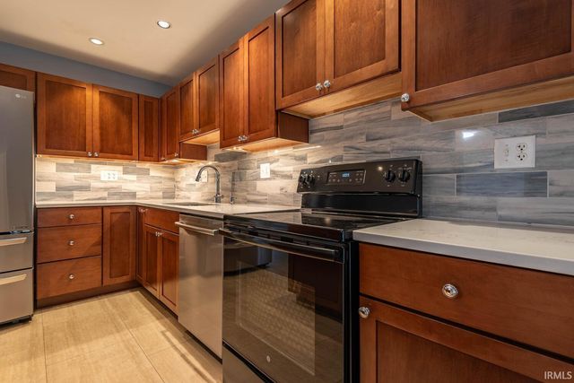 3211 N Stoneycrest Road, Bloomington, IN 47404