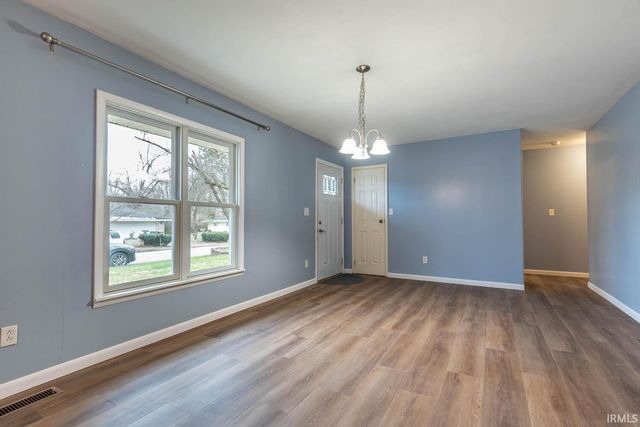 3211 N Stoneycrest Road, Bloomington, IN 47404