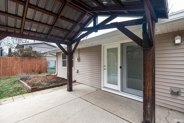 3211 N Stoneycrest Road, Bloomington, IN 47404