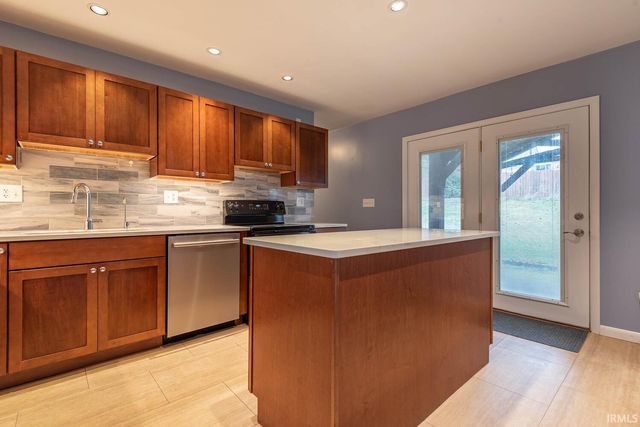 3211 N Stoneycrest Road, Bloomington, IN 47404