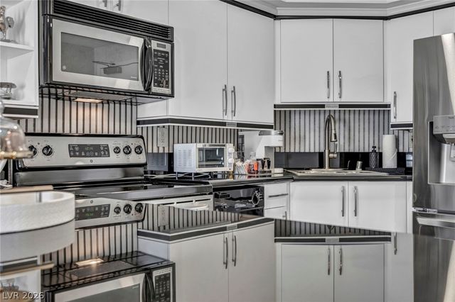 211 East Flamingo Road 1103, Las Vegas, NV 89169