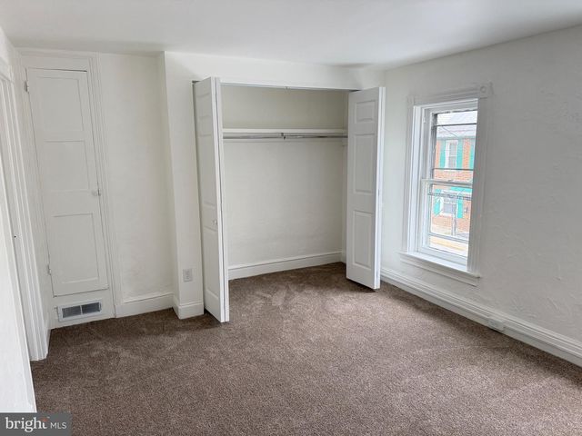 18 E MAIN ST, Newville, PA 17241