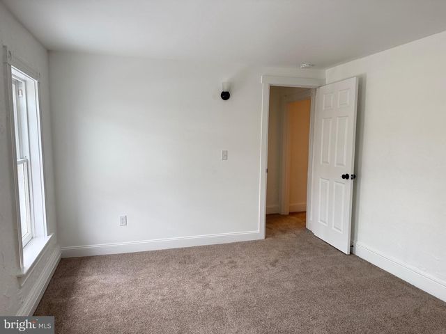 18 E MAIN ST, Newville, PA 17241