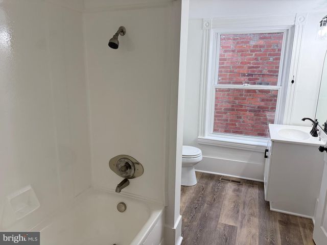 18 E MAIN ST, Newville, PA 17241