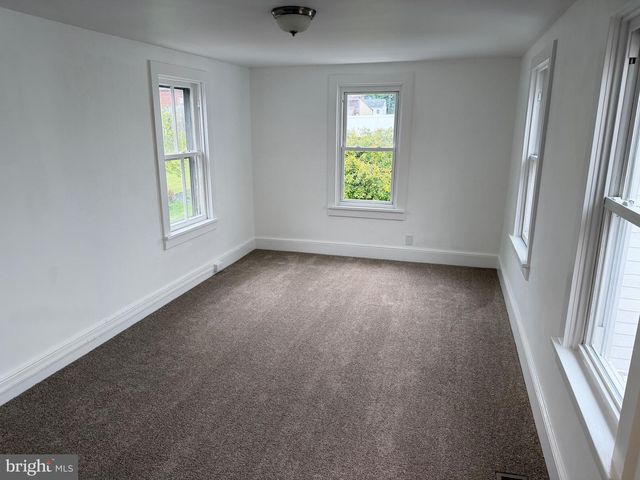 18 E MAIN ST, Newville, PA 17241