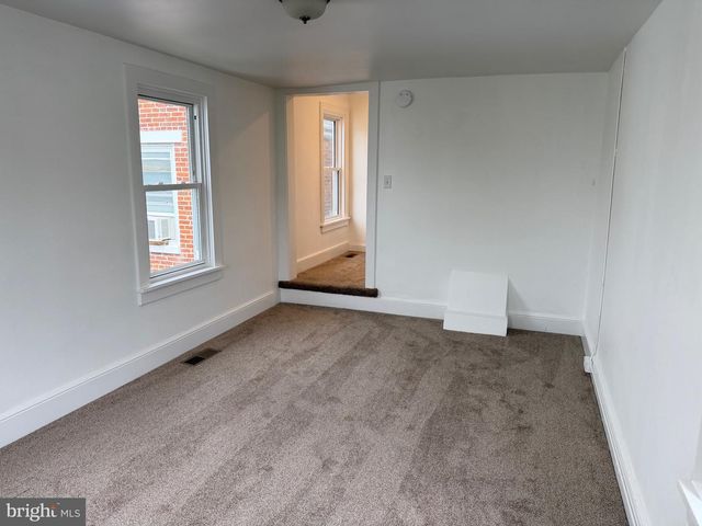 18 E MAIN ST, Newville, PA 17241