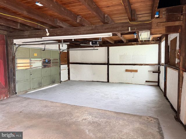18 E MAIN ST, Newville, PA 17241