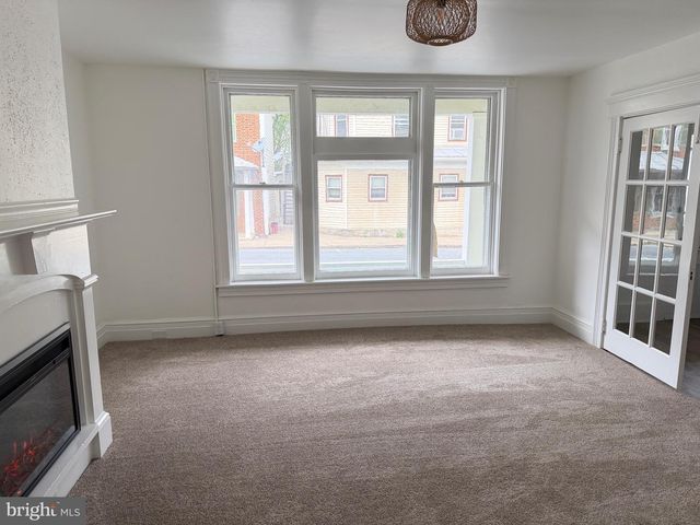 18 E MAIN ST, Newville, PA 17241