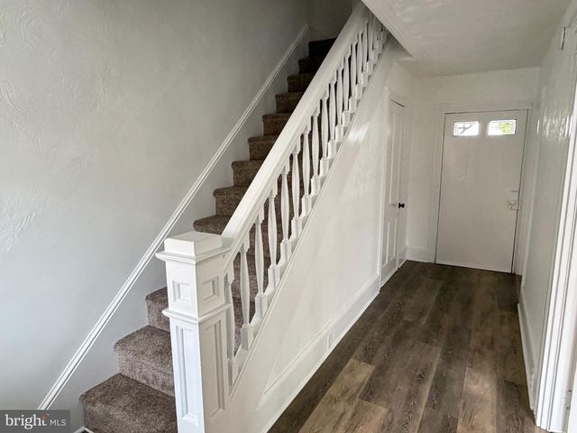 18 E MAIN ST, Newville, PA 17241