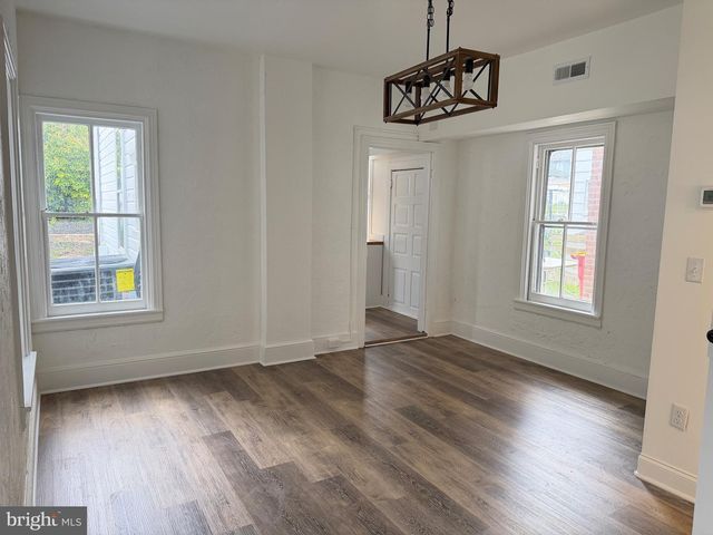 18 E MAIN ST, Newville, PA 17241