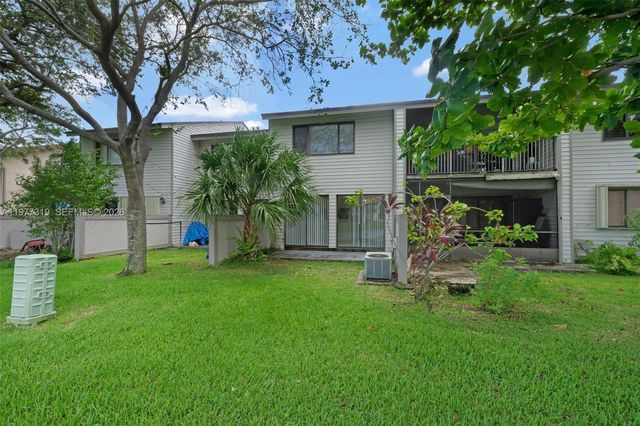 9827 NW 37th St 4F, Sunrise, FL 33351