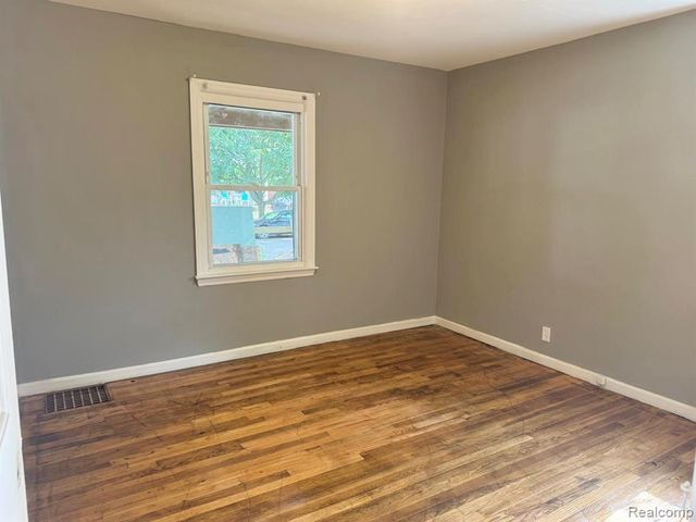 640 Crawford Street, Flint, MI 48507