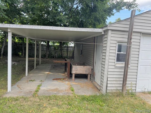 640 Crawford Street, Flint, MI 48507