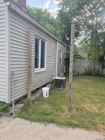 640 Crawford Street, Flint, MI 48507