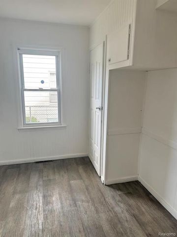 640 Crawford Street, Flint, MI 48507