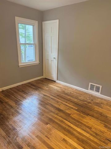 640 Crawford Street, Flint, MI 48507
