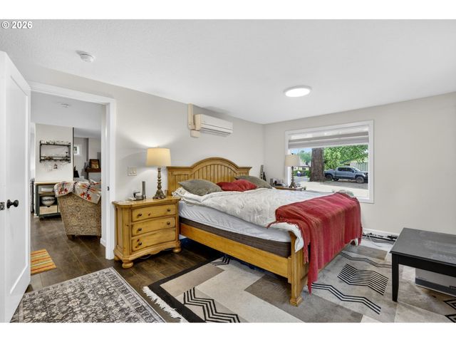 19330 HOWELL St, Gladstone, OR 97027