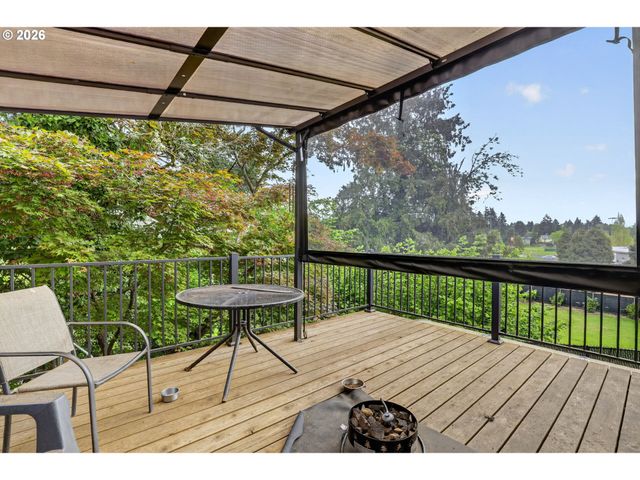 19330 HOWELL St, Gladstone, OR 97027