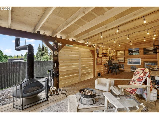 19330 HOWELL St, Gladstone, OR 97027