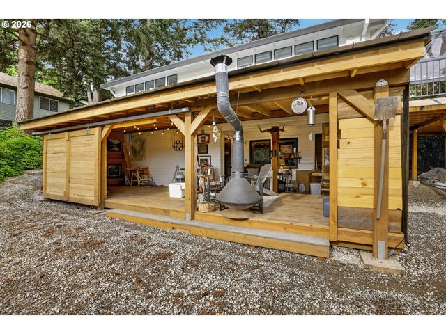 19330 HOWELL St, Gladstone, OR 97027