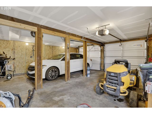 19330 HOWELL St, Gladstone, OR 97027