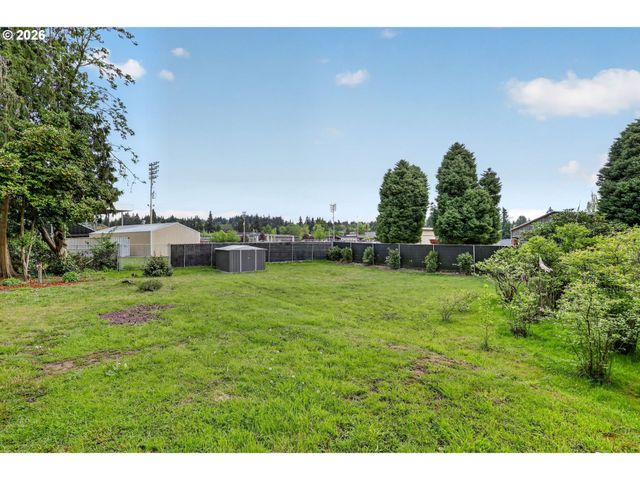 19330 HOWELL St, Gladstone, OR 97027