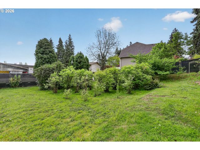 19330 HOWELL St, Gladstone, OR 97027