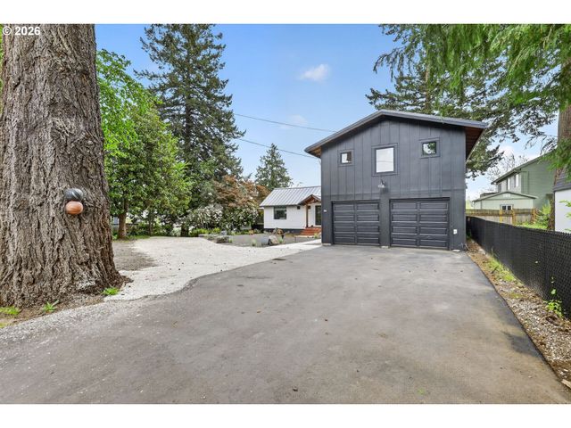 19330 HOWELL St, Gladstone, OR 97027