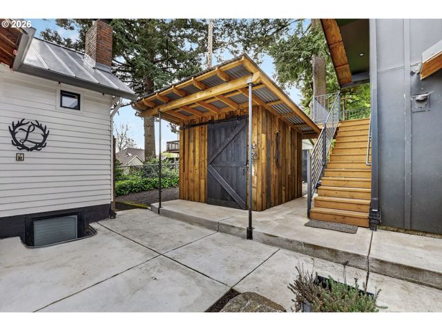 19330 HOWELL St, Gladstone, OR 97027