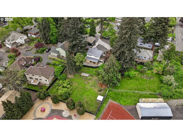 19330 HOWELL St, Gladstone, OR 97027