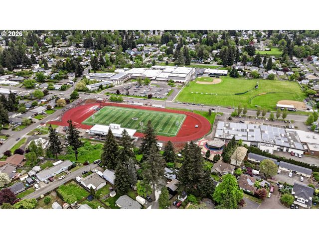 19330 HOWELL St, Gladstone, OR 97027