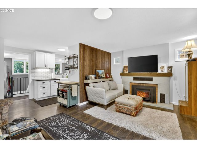 19330 HOWELL St, Gladstone, OR 97027