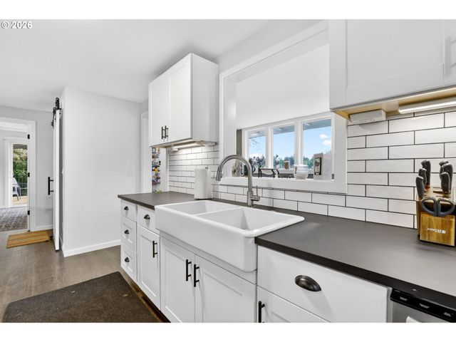 19330 HOWELL St, Gladstone, OR 97027