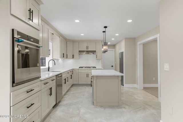 97 Windsor Drive, Eatontown, NJ 07724