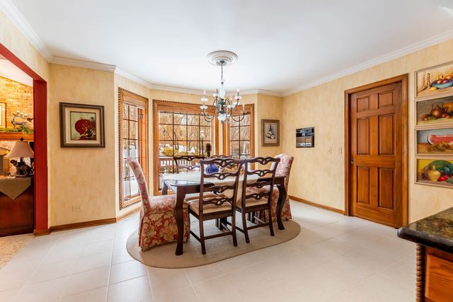 7624 Forest Hill Road, Burr Ridge, IL 60527