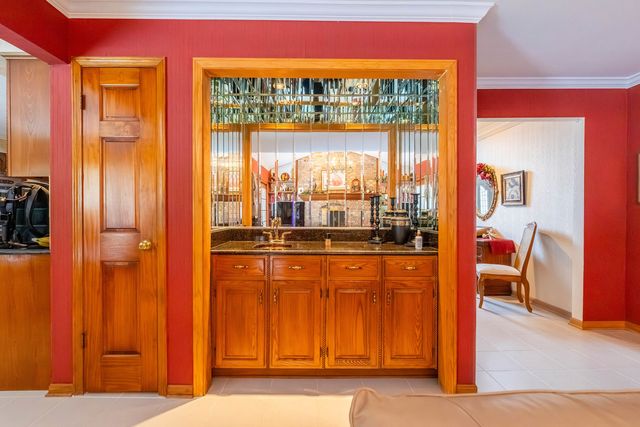 7624 Forest Hill Road, Burr Ridge, IL 60527