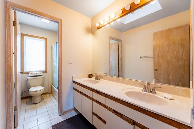 7624 Forest Hill Road, Burr Ridge, IL 60527