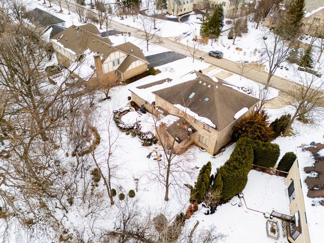 7624 Forest Hill Road, Burr Ridge, IL 60527